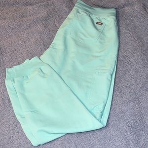 Sea foam figs scrub pants